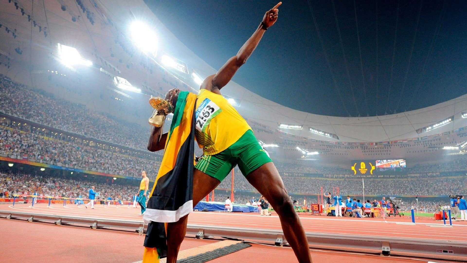 爵士内线协防提升有效封锁对手篮下空间，爵士队内线